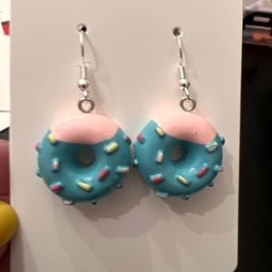 Dangle doughnut earrings
